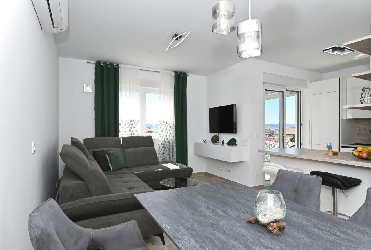 Luxury Apartment White Crystal Kastela Bagian luar foto