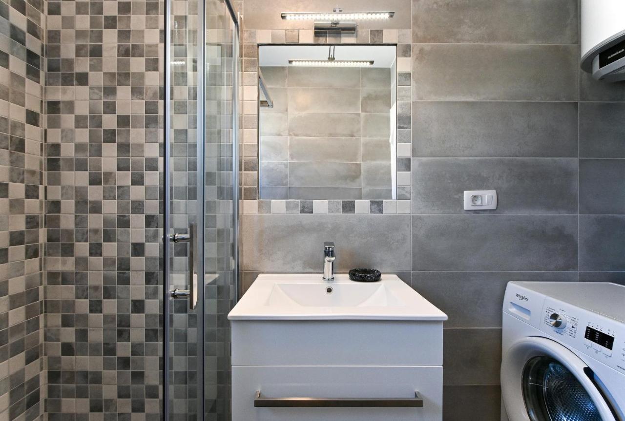 Luxury Apartment White Crystal Kastela Bagian luar foto