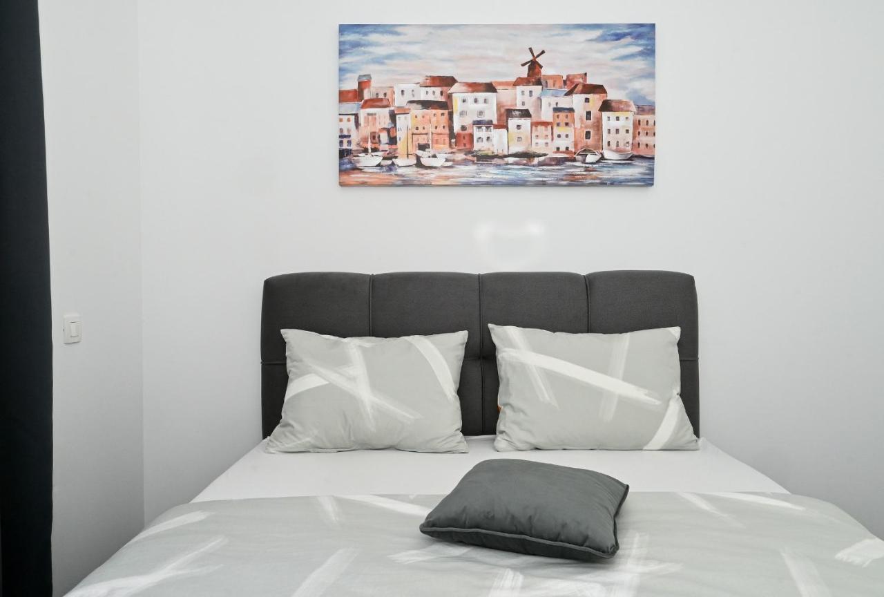 Luxury Apartment White Crystal Kastela Bagian luar foto