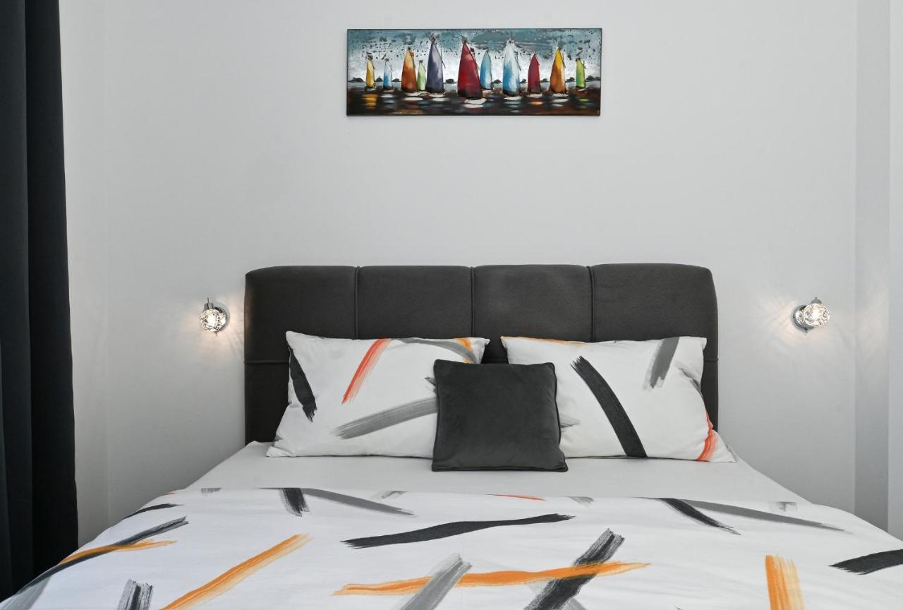 Luxury Apartment White Crystal Kastela Bagian luar foto