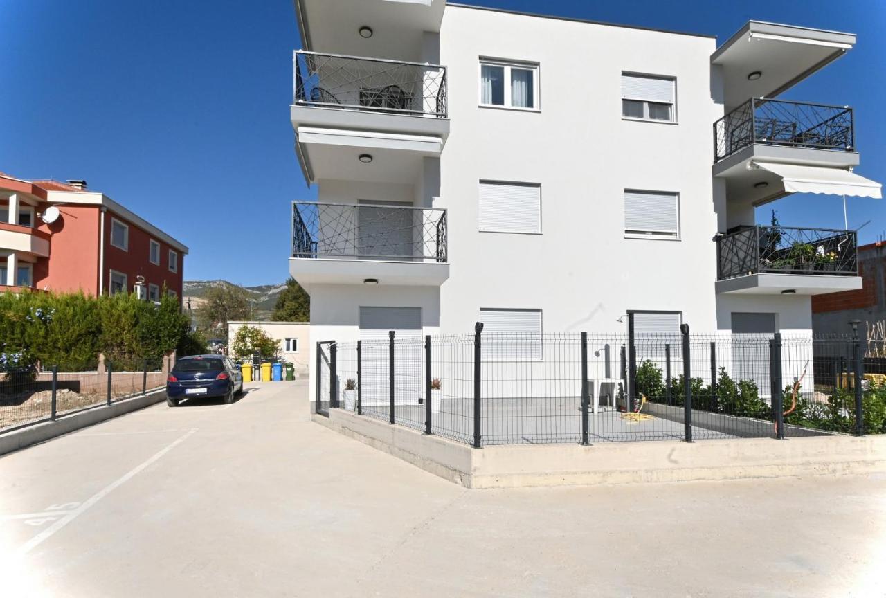 Luxury Apartment White Crystal Kastela Bagian luar foto