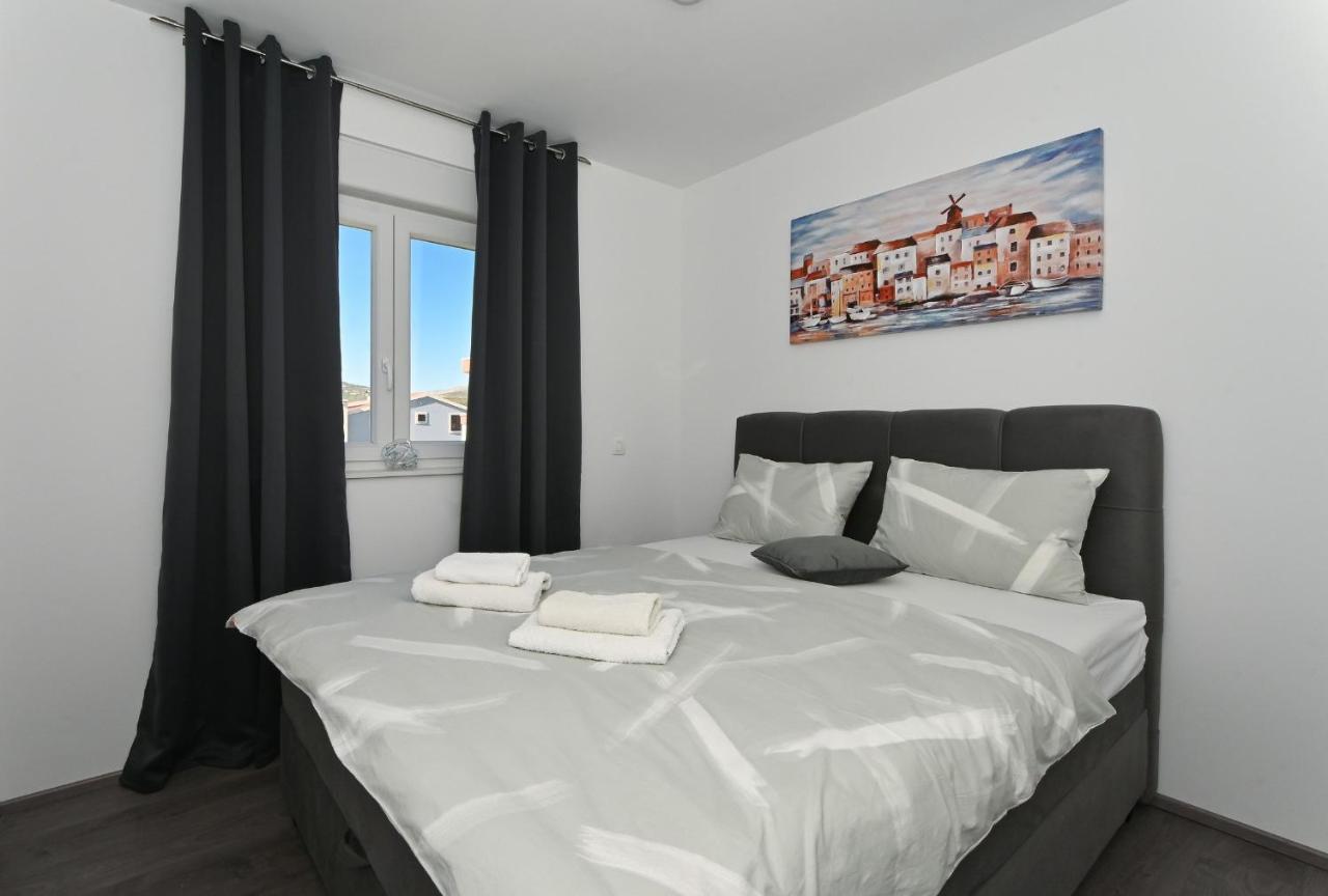 Luxury Apartment White Crystal Kastela Bagian luar foto